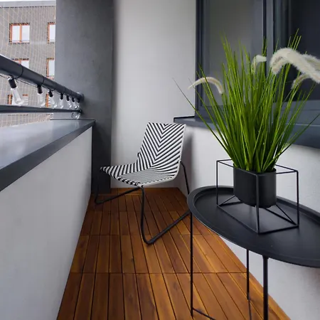 Urban Chic By Bookinghost Breslau